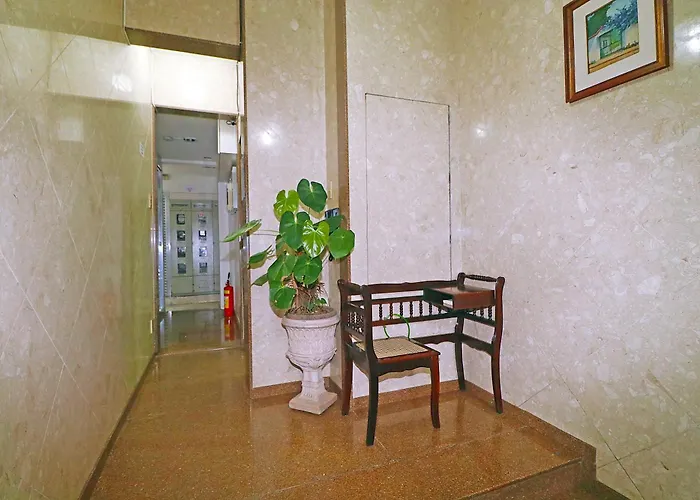 Apartamento 3 Quartos, 2 Minutos Andando Ate A Praia T011