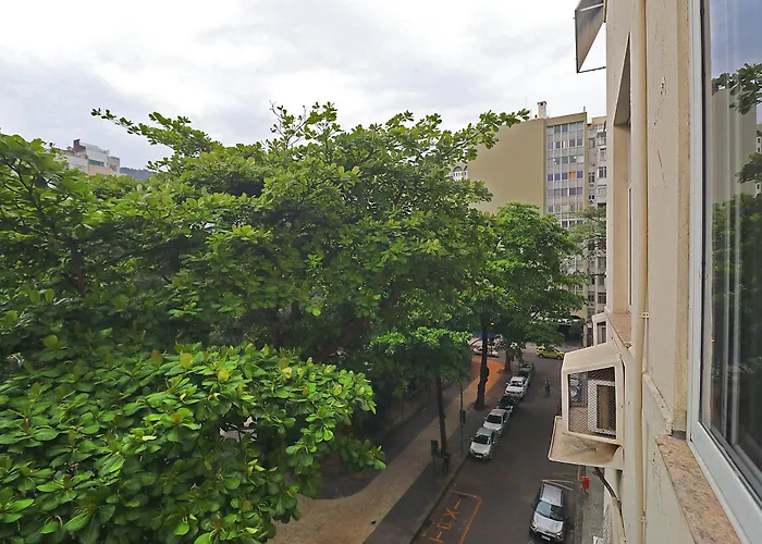 Apartamento 3 Quartos, 2 Minutos Andando Ate A Praia T011