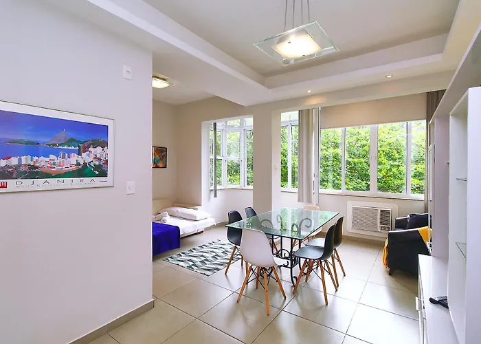 Apartamento 3 Quartos, 2 Minutos Andando Ate A Praia T011